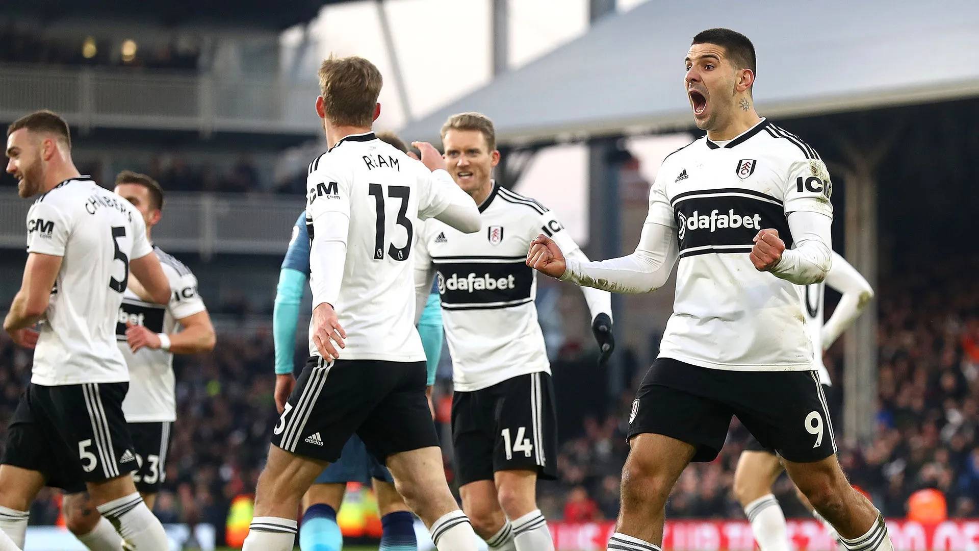 斯图加特客场艰难战平，状态稳定的简单介绍