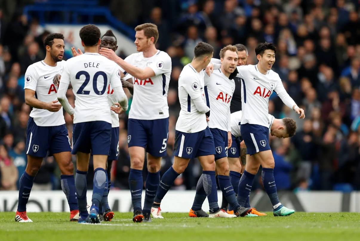 顶尖球队即将在比赛中展现气势和实力 顶尖球队即将在比赛中展现气势和实力