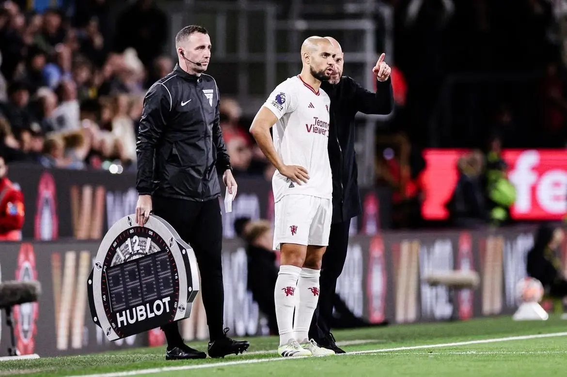 关于曼联主场击败伯恩利，稳坐积分榜榜首的信息