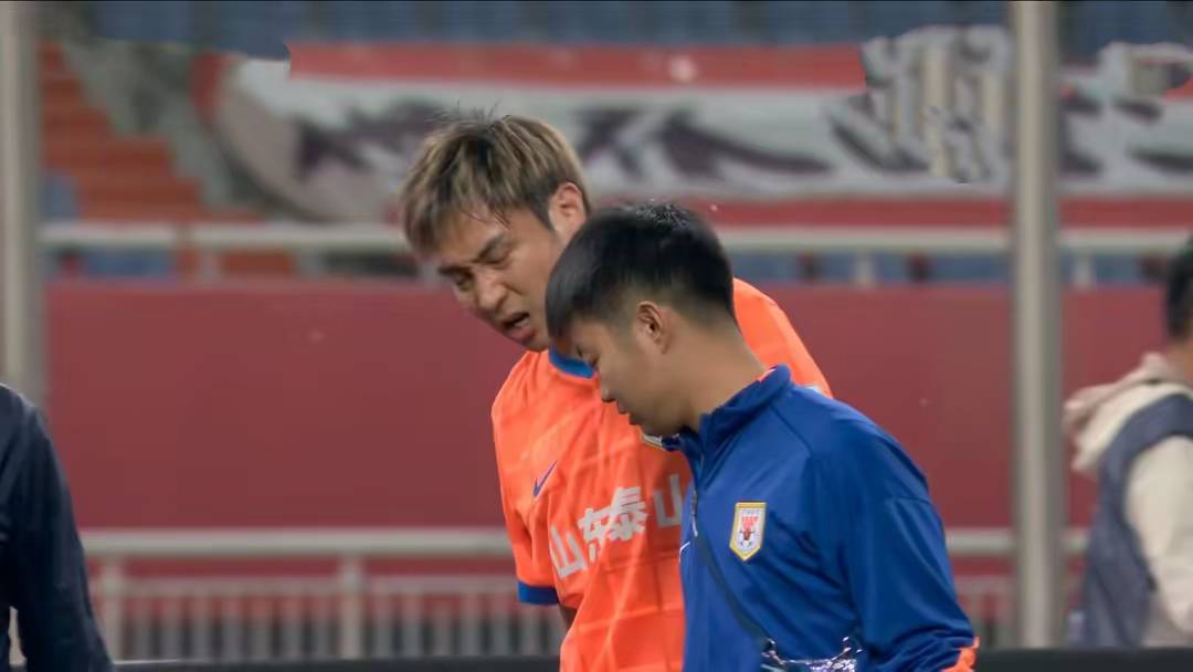 开云体育入口-紧张比拼中诞生新星，球队士气高涨