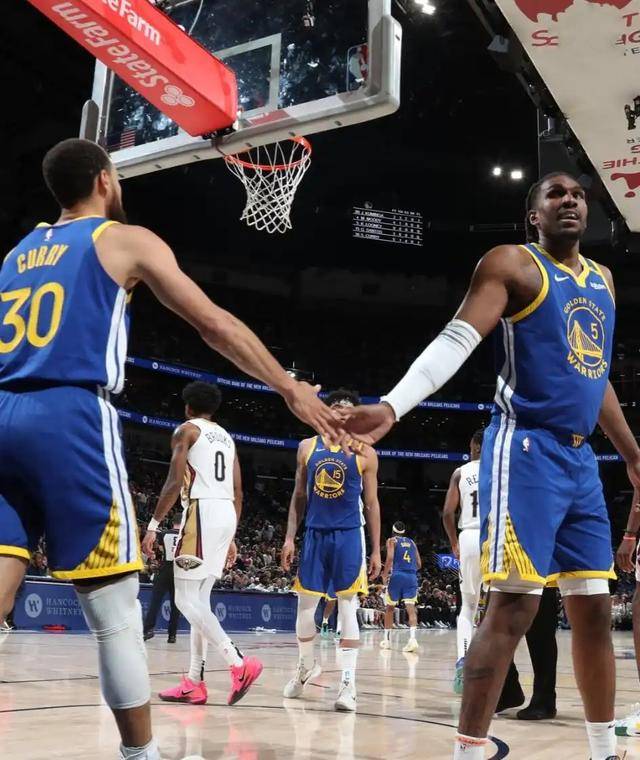 勇士大胜对手保持不败纪录，阵容稳定