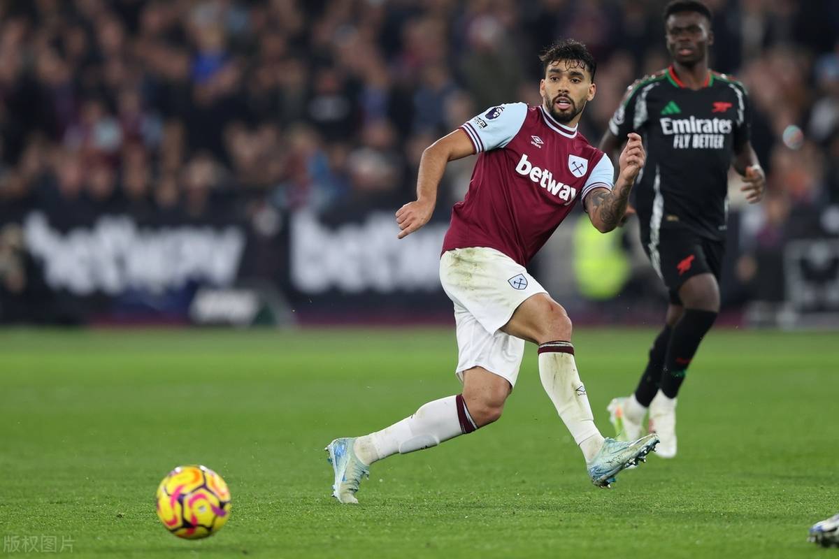 西汉姆队在比赛中表现出色,成功获得胜利 西汉姆队在比赛中表现出色,成功获得胜利