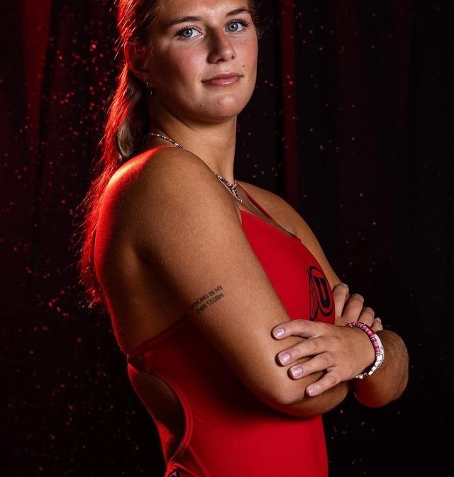 瑞典运动员在跳水比赛中取得亚军 瑞典运动员在跳水比赛中取得亚军