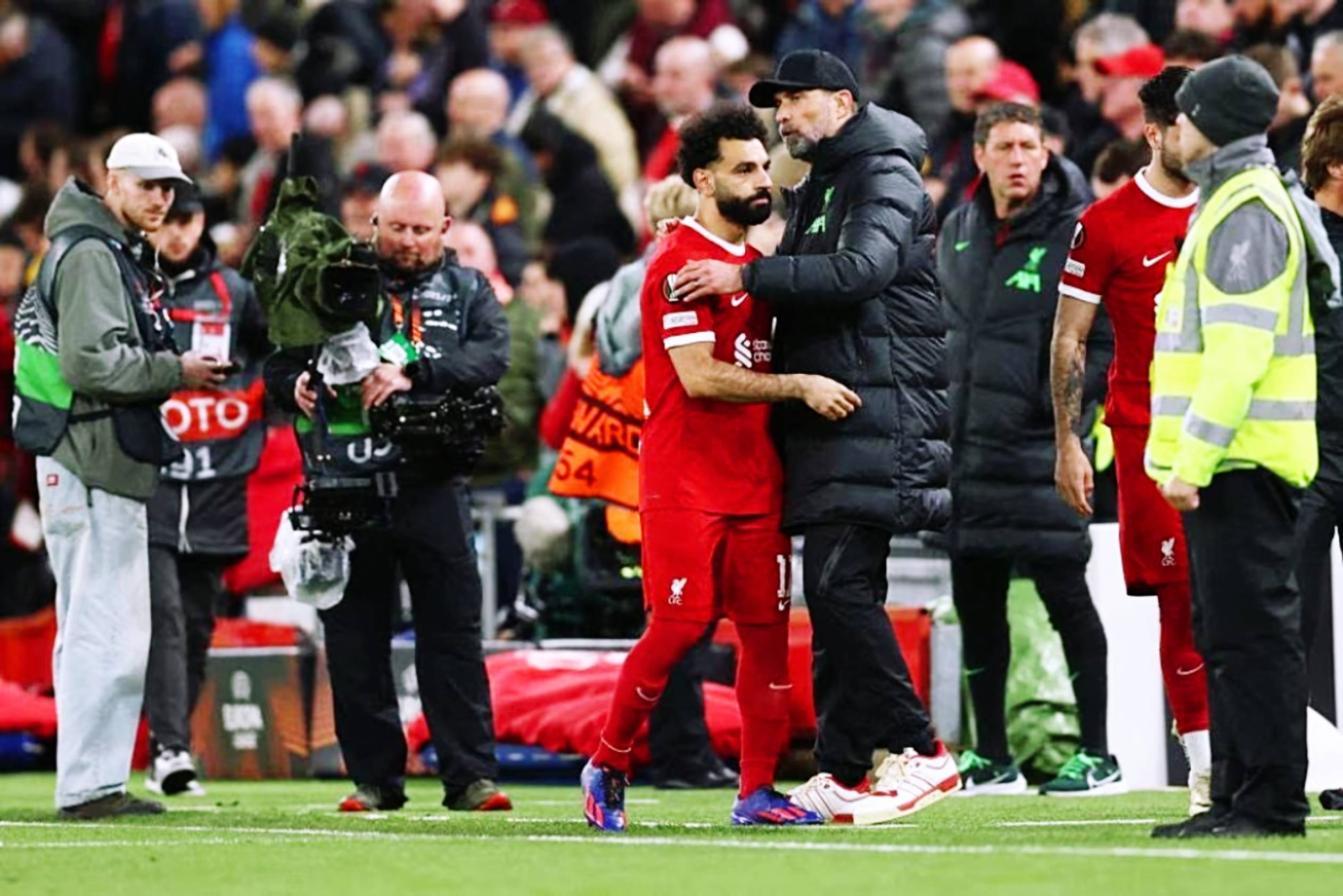 包含利物浦迎來希望，主场战胜竞争对手的词条