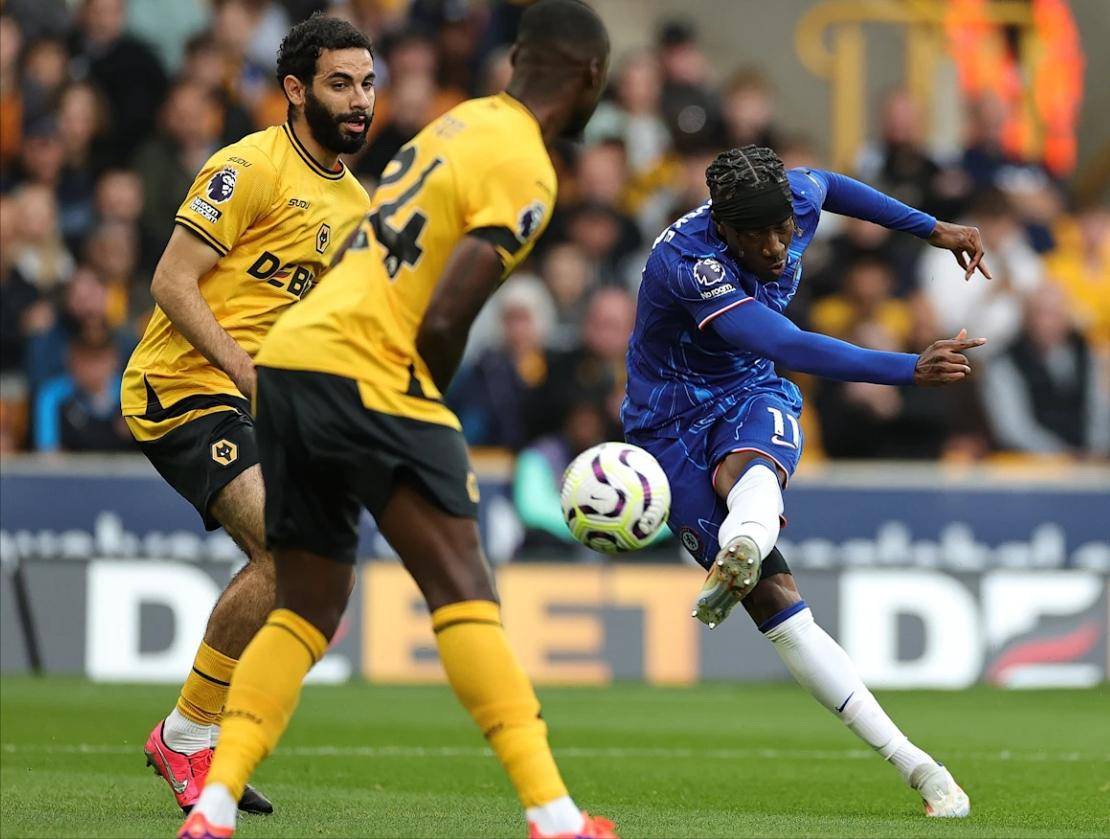 包含南安普敦主场大胜，保级前景一片光明的词条