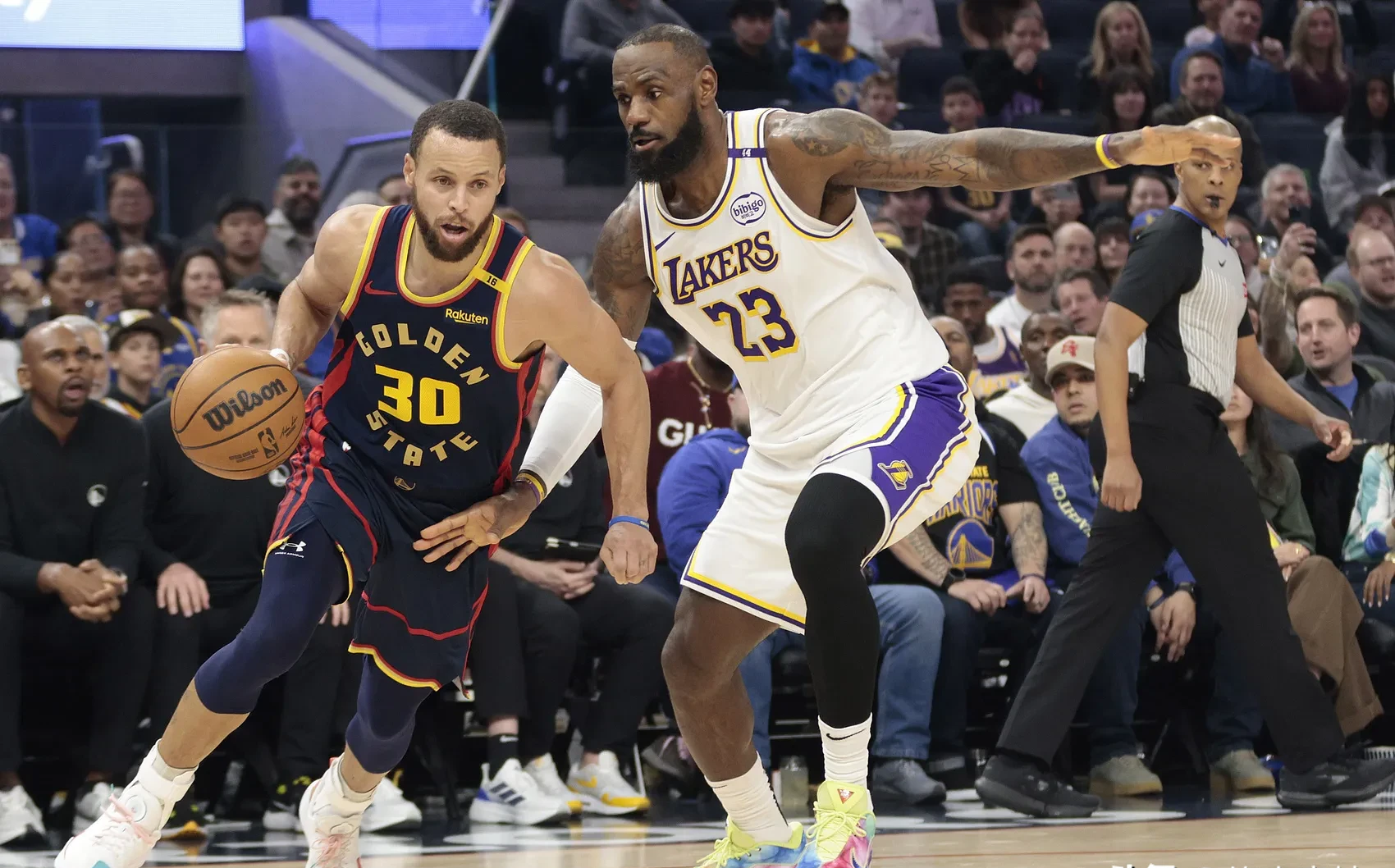 开云体育APP下载-勇士主场大胜，库里发挥持续火热的简单介绍