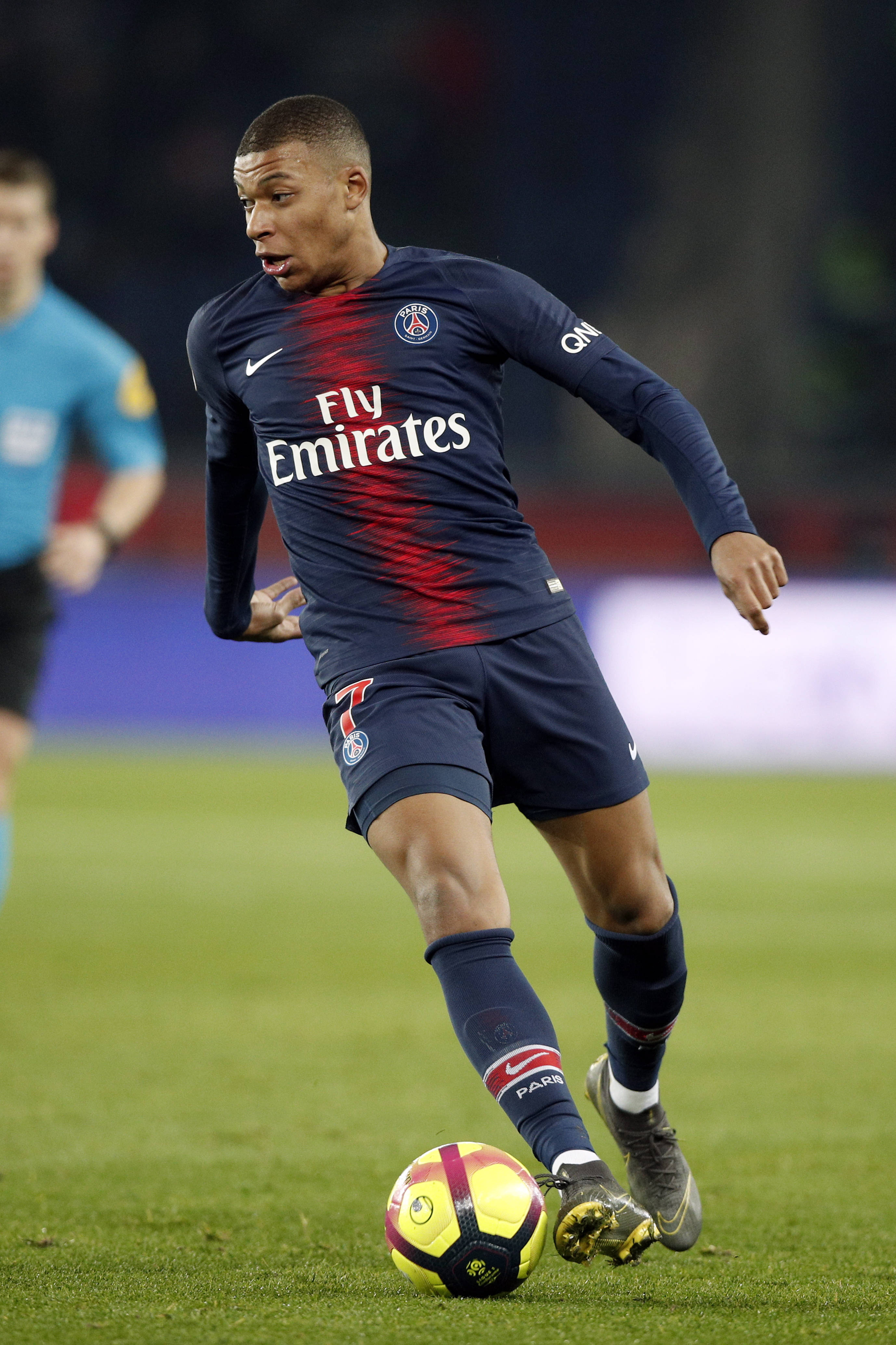 开云体育-法国队遭遇意大利险胜，亚洲杯局势紧张的简单介绍