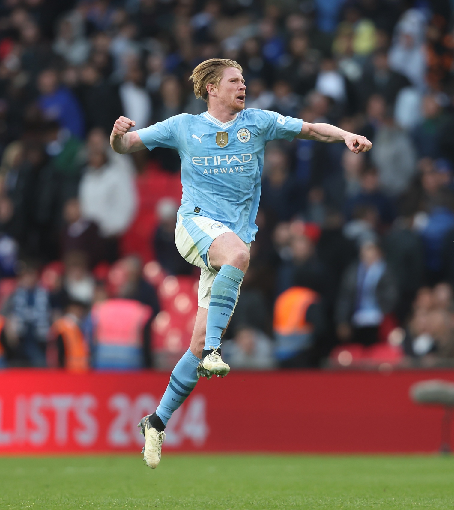 曼城在中超中夺冠德布劳内,表现神勇 曼城在中超中夺冠德布劳内,表现神勇