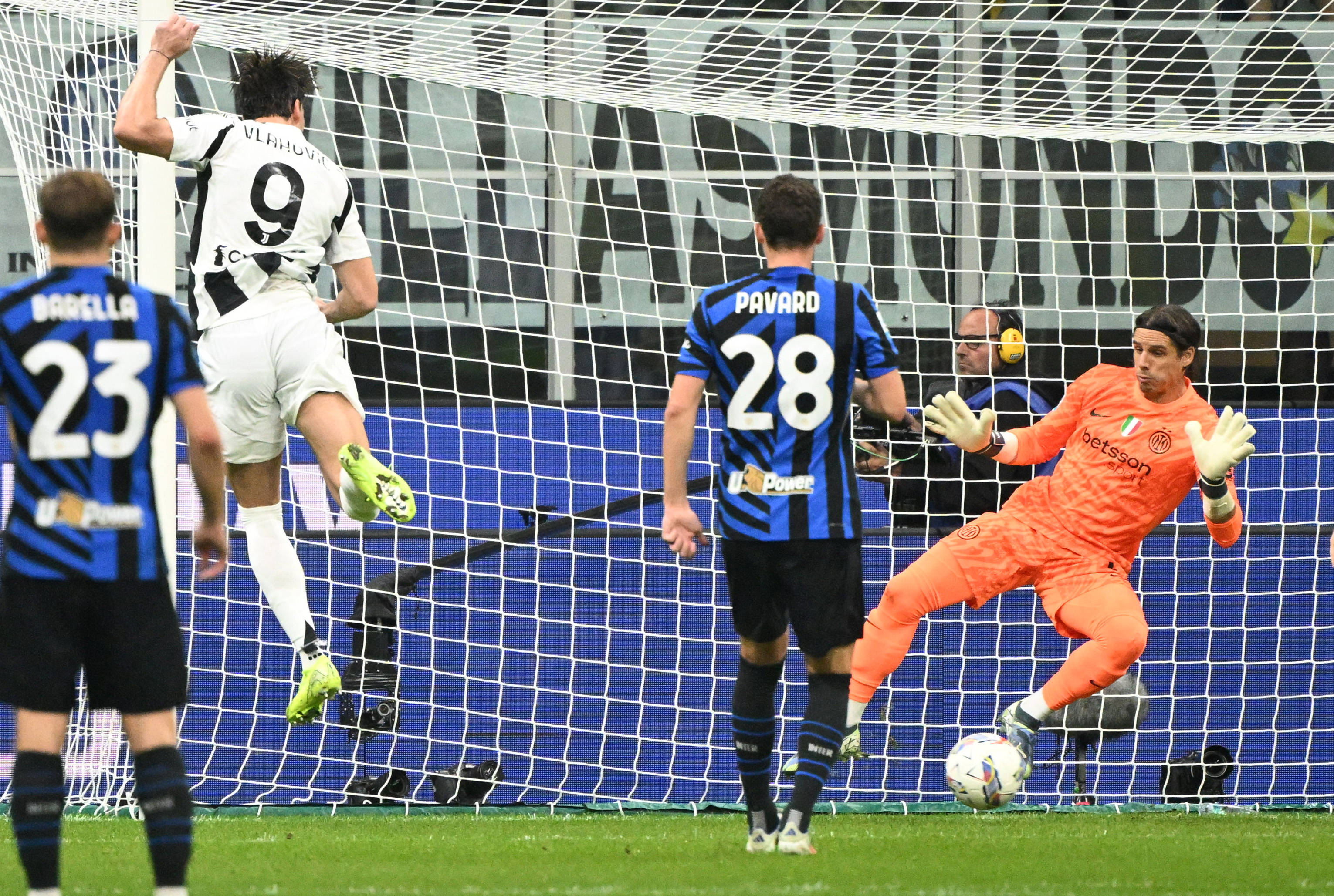 尤文图斯备战欧冠决赛,教练组严密研究对策的简单介绍 尤文图斯备战欧冠决赛,教练组严密研究对策的简单介绍