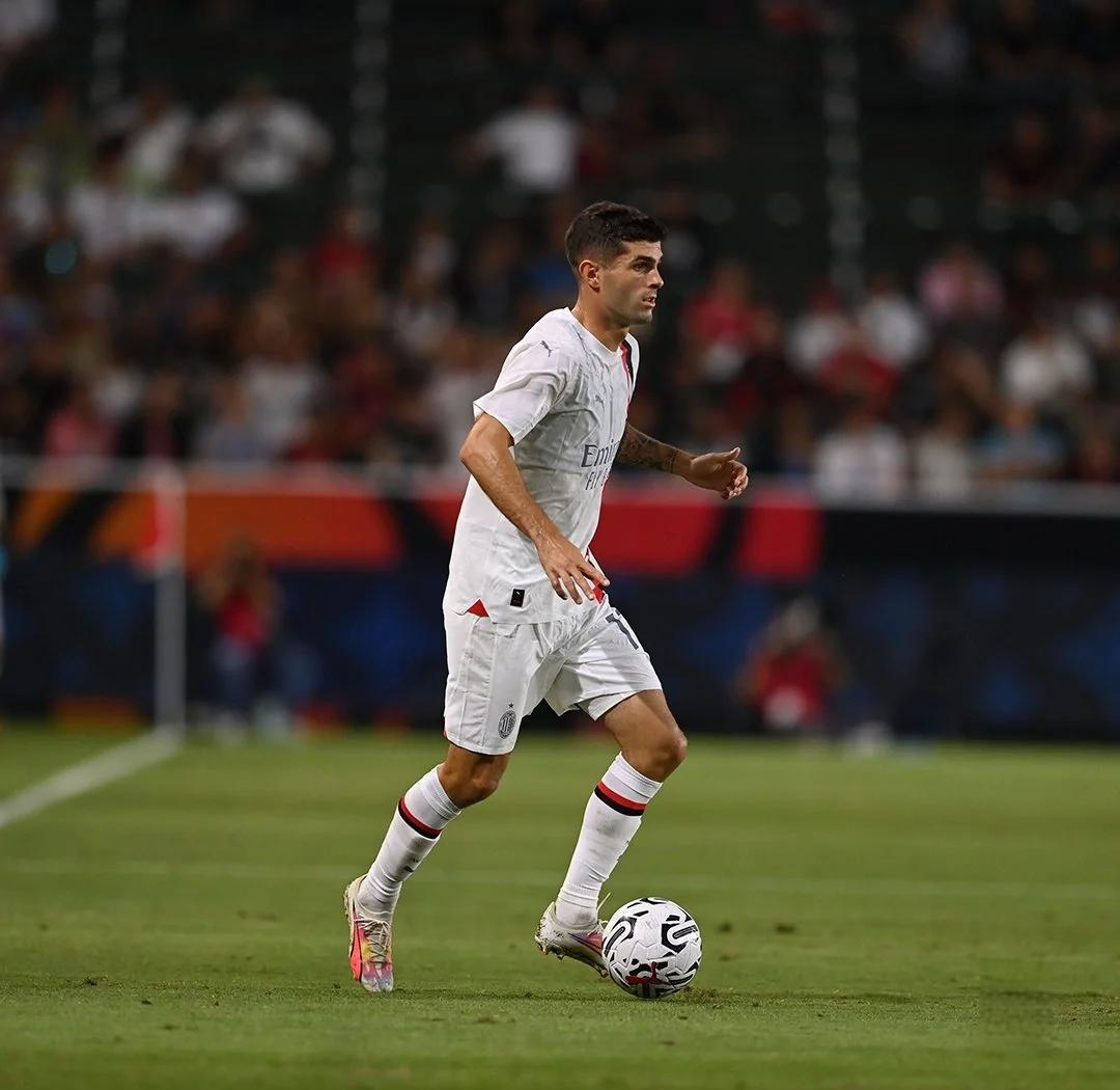 尤文图斯遭逆转！AC米兰客场2-1击败老妇人的简单介绍