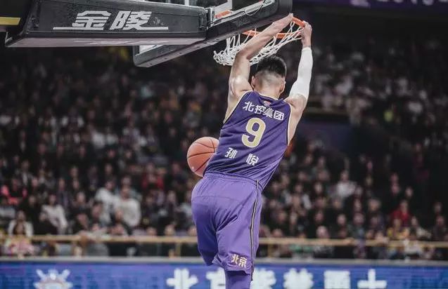 传控打法发挥出色，引领球队胜利的简单介绍