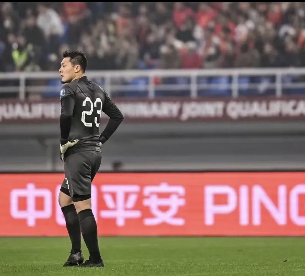 马赛门将发挥神勇守住球门 马赛门将发挥神勇守住球门