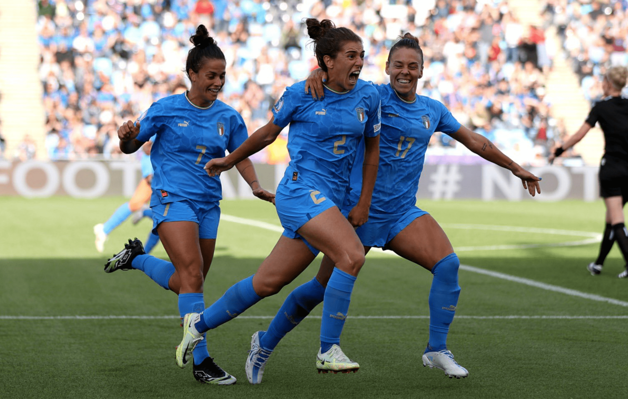 开云体育-包含意大利女足队为下一场比赛进行冷静分析的词条