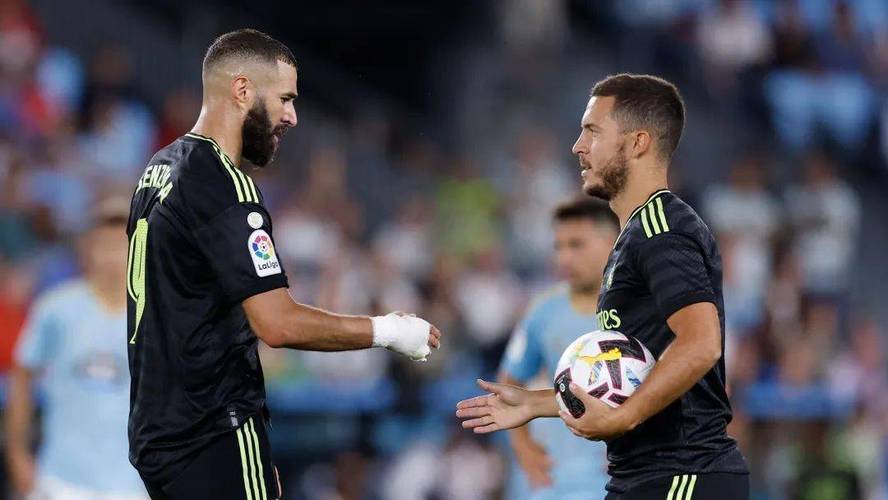 关于阿根廷完胜曼城，本泽马制霸全场的信息