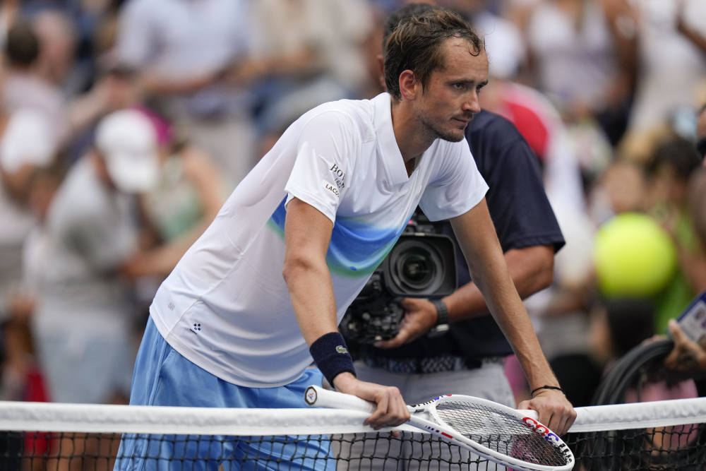 澳网力克美网，梅德韦杰夫统治全场