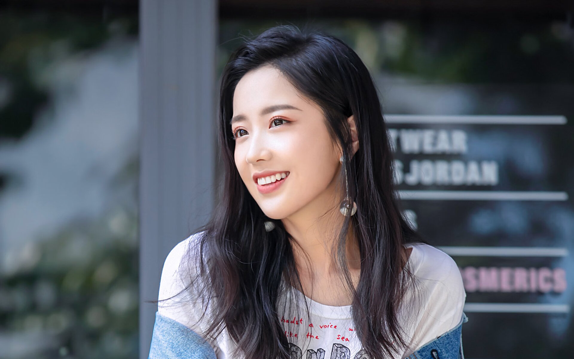 开云体育官网-黄金一代的黎明与法老王缺席的叹息，当布雷默在轰鸣中重燃乌拉圭野性