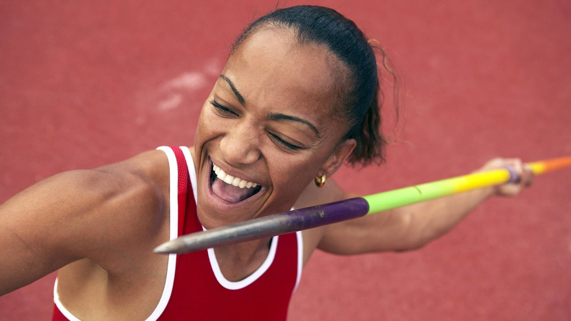 东方的利刃与沙漠的铁骑，当黄喜灿的杀伤力，遇见伊朗的硬仗哲学