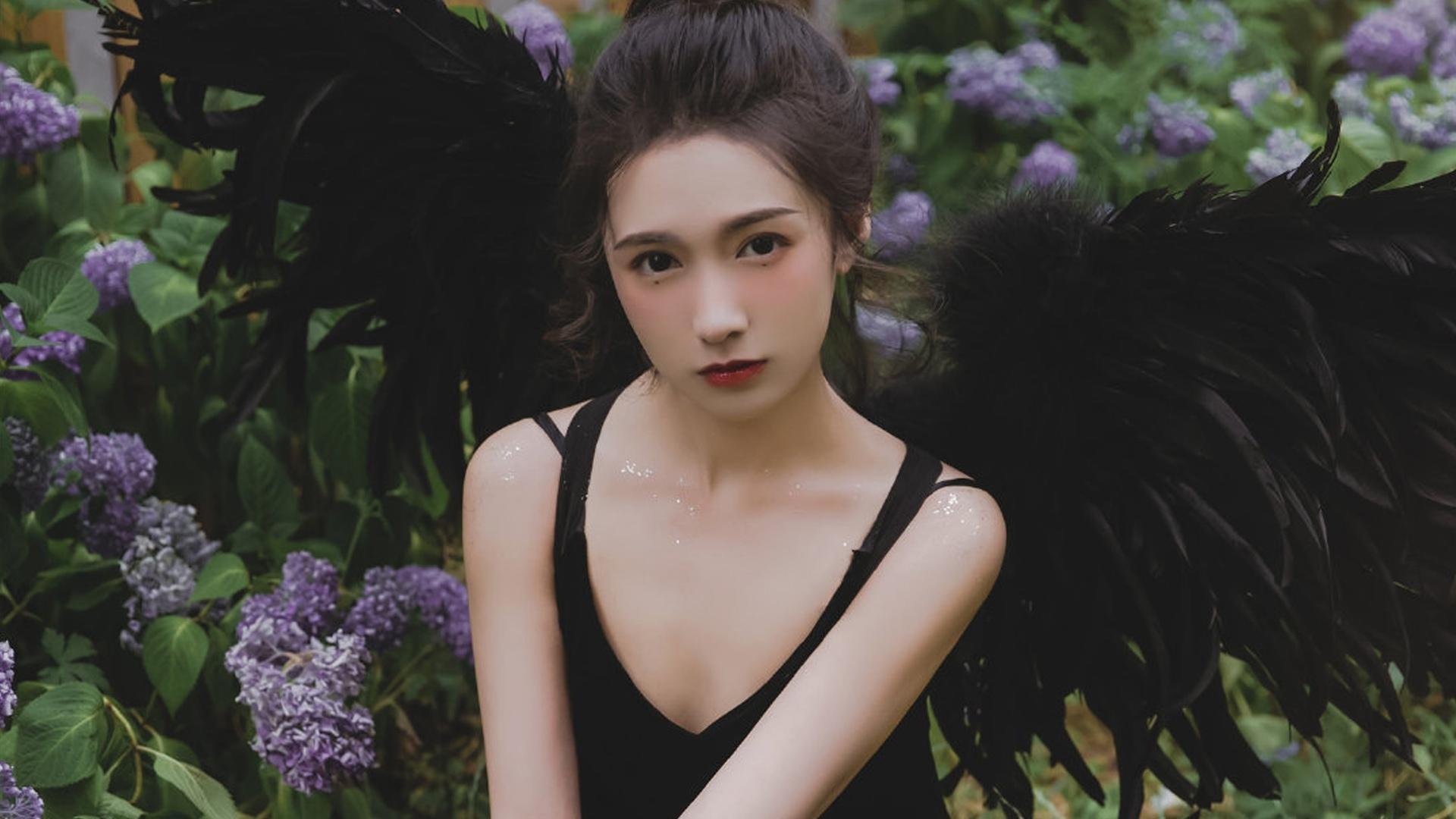 开云体育官网-压力下的神祇降临，阿尔瓦雷斯绝境爆发，巴黎血拼曼城惊魂夜