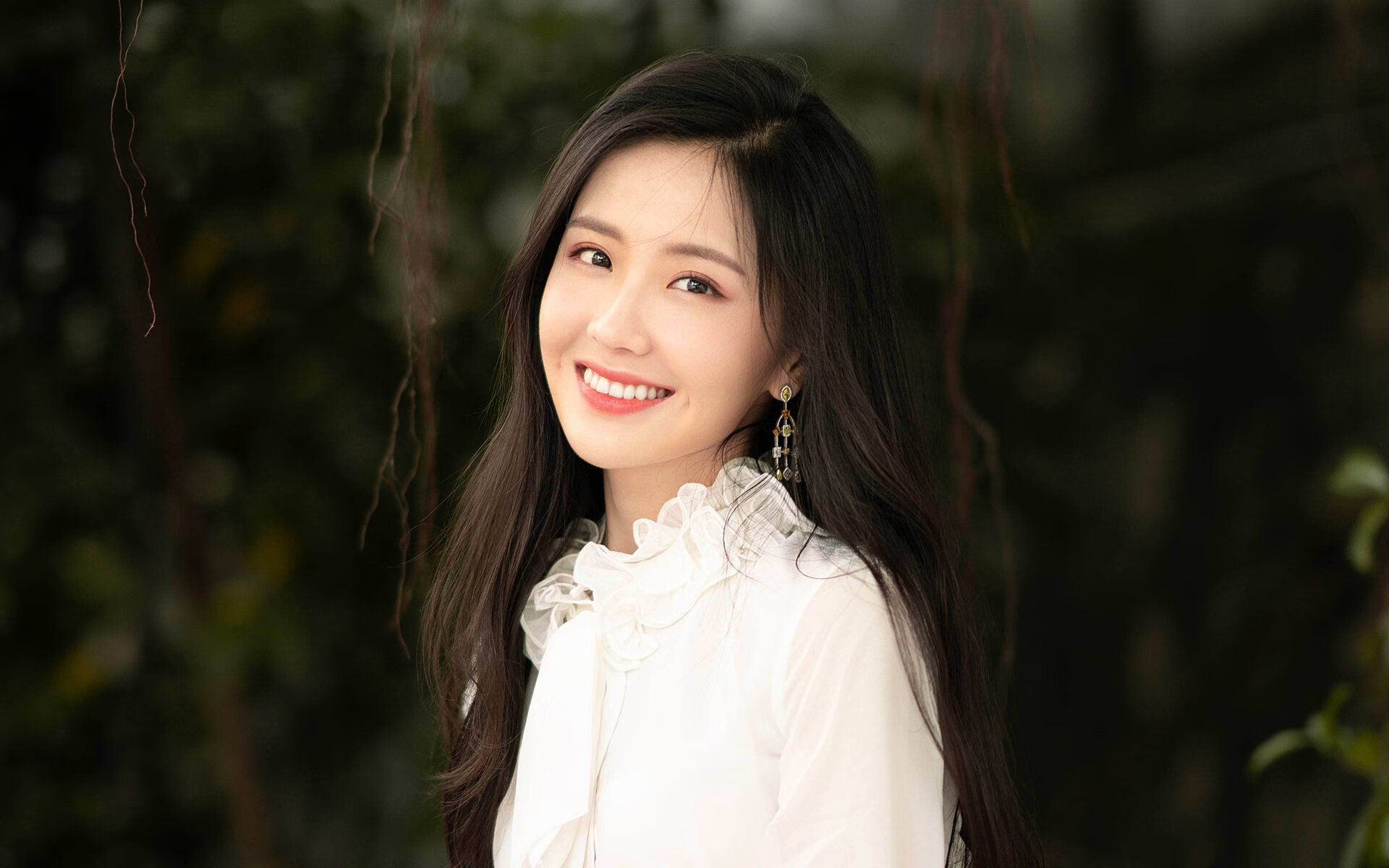 开云体育平台APP-浓眉戴维斯统治比赛！鹈鹕主场爆冷击溃篮网