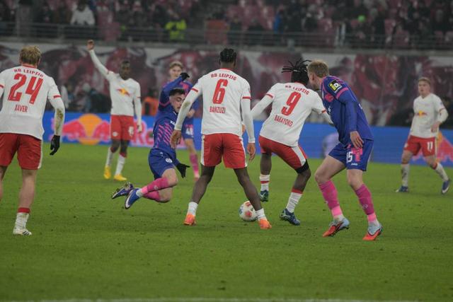 开云体育-2026世界杯焦点战，莱比锡红牛最后时刻击败瑞典