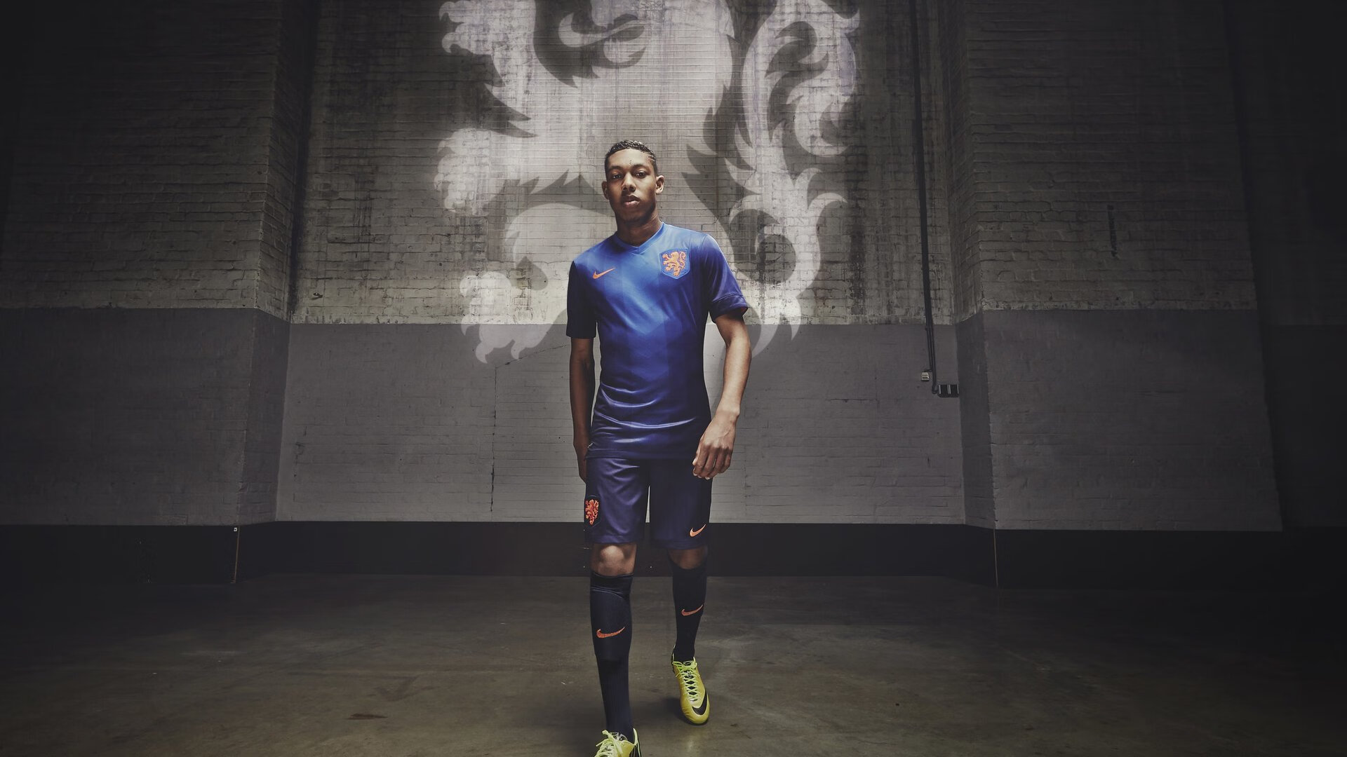 开云体育官网-冰川崩裂，波兰铁骑踏破维京战吼，年度焦点之战重塑欧洲足坛版图